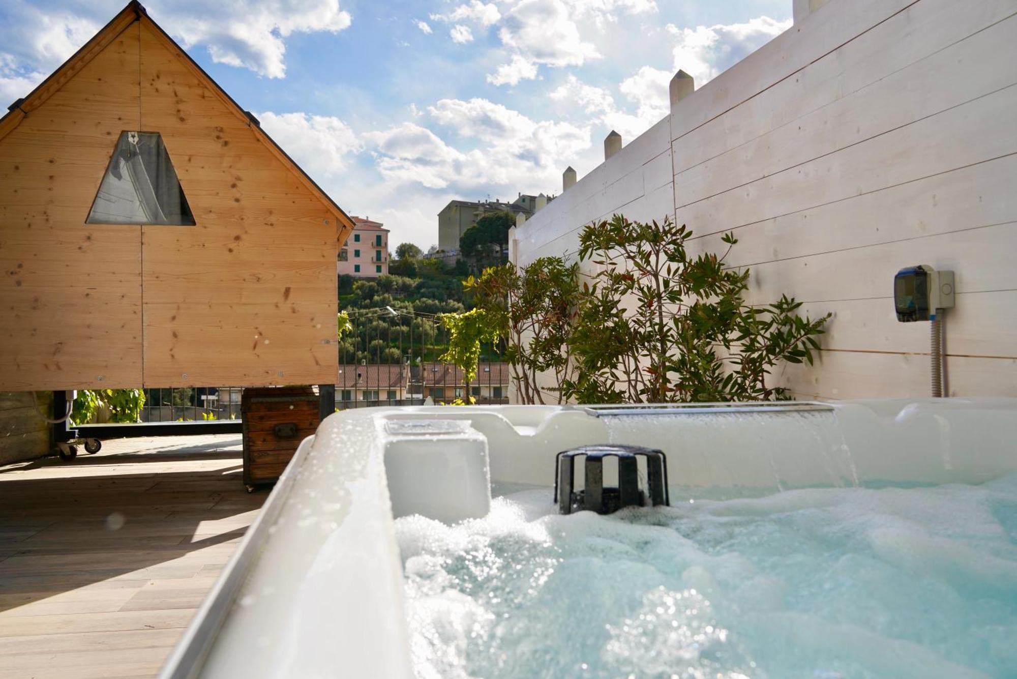 Starsbox Jacuzzi Privata E Piscina Vista Mare Hotel Celle Ligure Exterior foto